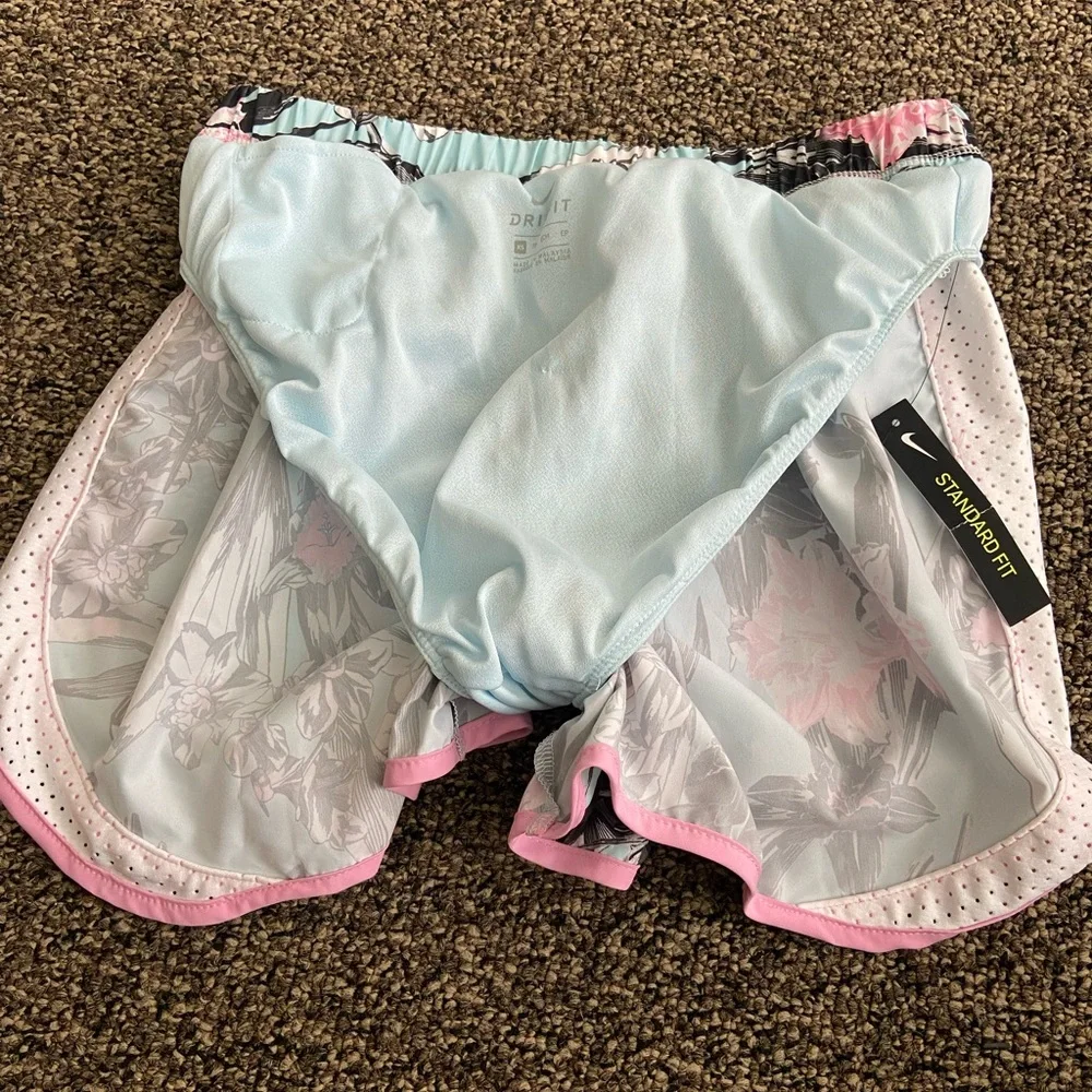 Nike Women's Floral Athletic Shorts - Pink and Black size:XS - Picture 8 of 13